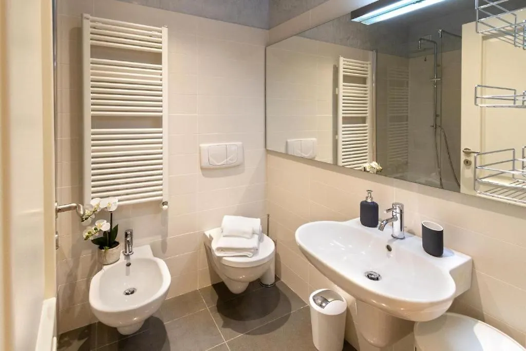 Hotel Tu Casa International Near Delhi Airport New Delhi India